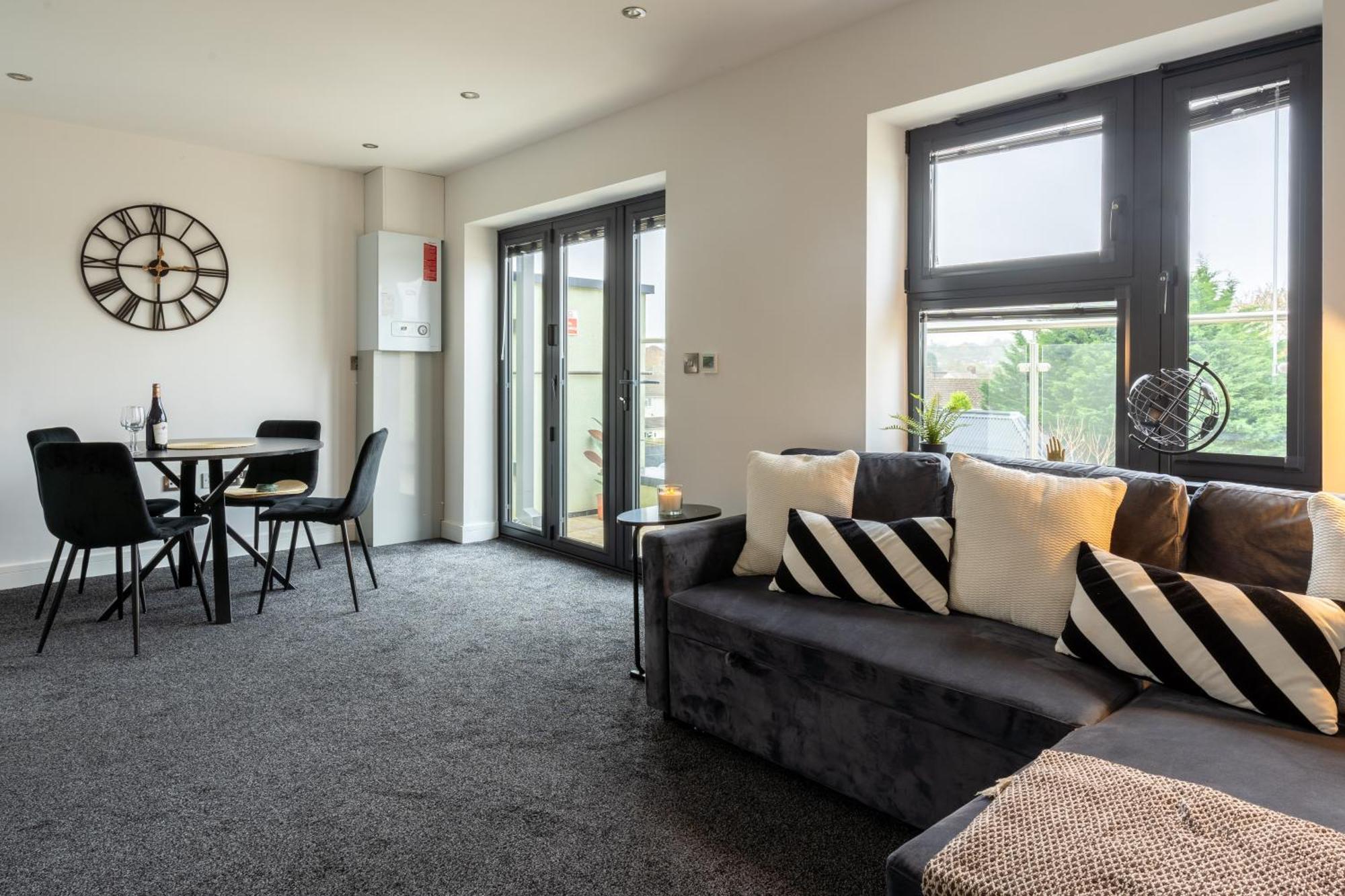 Modern 2-Bed Apartment With Balcony, Close To Oxford City Centre With Free Parking Exterior foto