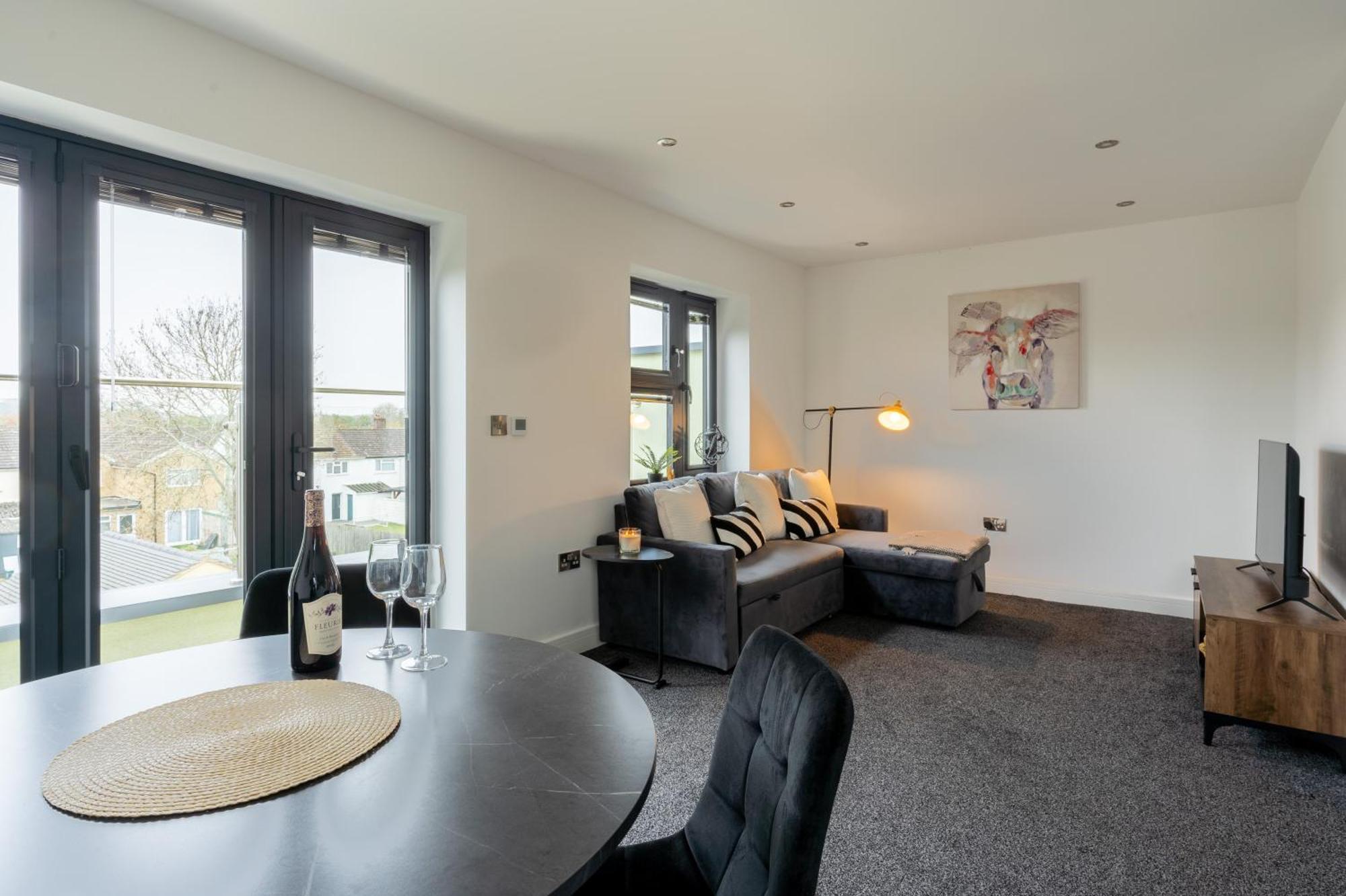 Modern 2-Bed Apartment With Balcony, Close To Oxford City Centre With Free Parking Exterior foto